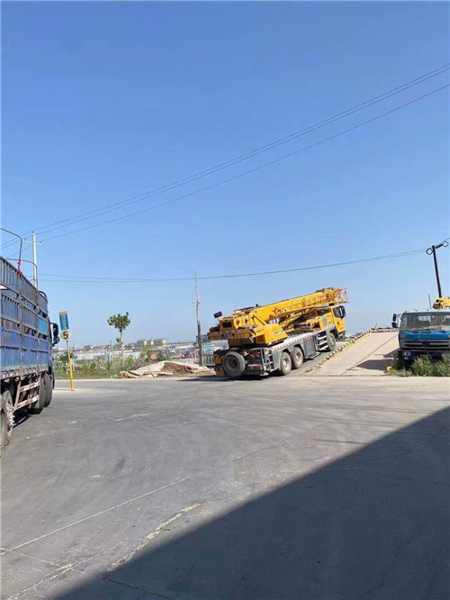 磴口县25吨吊车的租赁价格大概是多少？